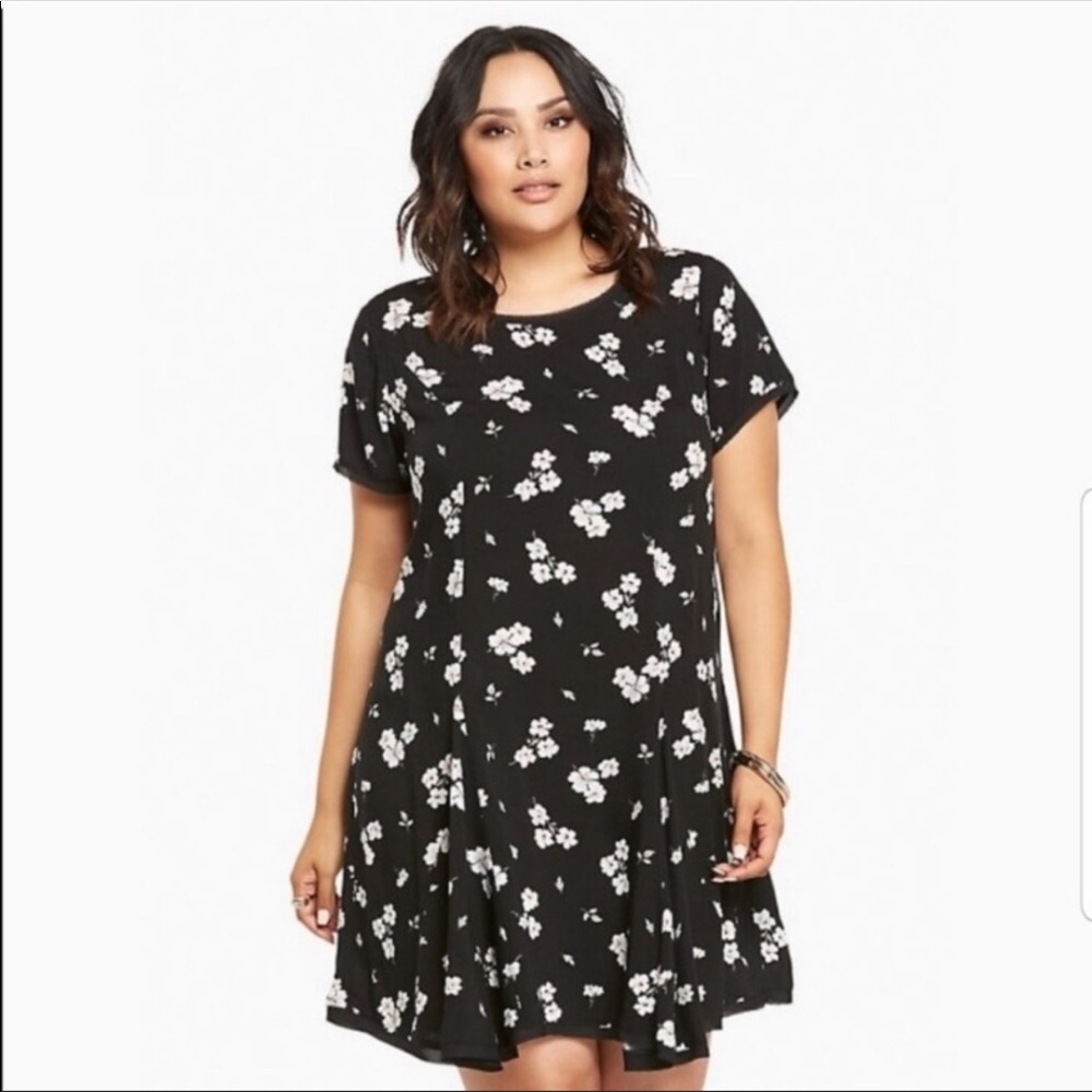 Torrid plus size 1X black floral cozy dress